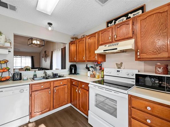 824  Bailey Drive , Cedar Hill Texas 75104