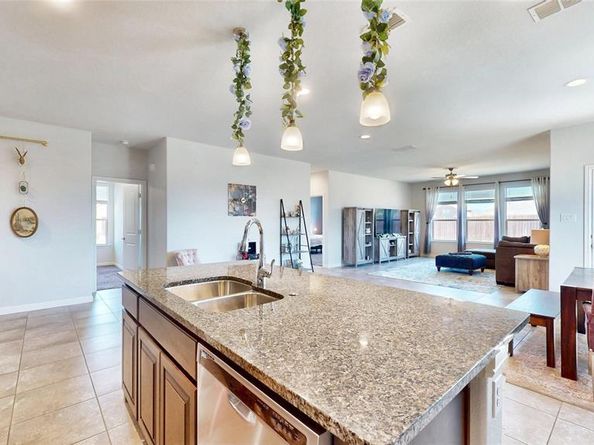 444  Skipper Lane , Azle Texas 76020