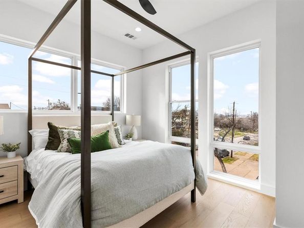 604 N Ewing Avenue  101, Dallas Texas 75203