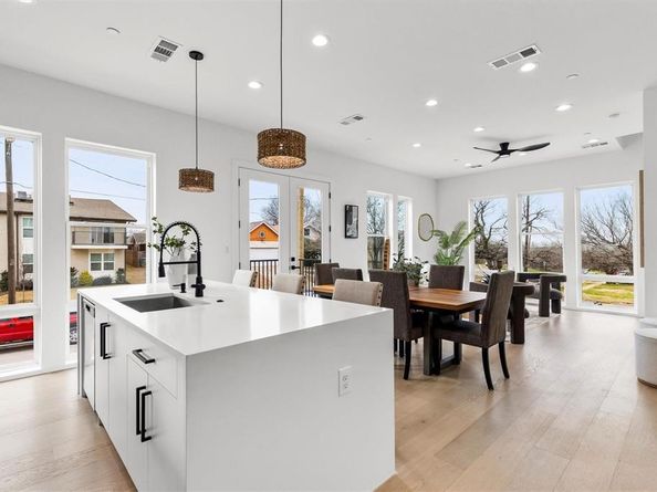 604 N Ewing Avenue  101, Dallas Texas 75203