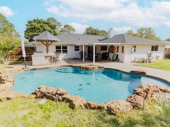 146  Village Estates Drive , Highland Village Texas 75077