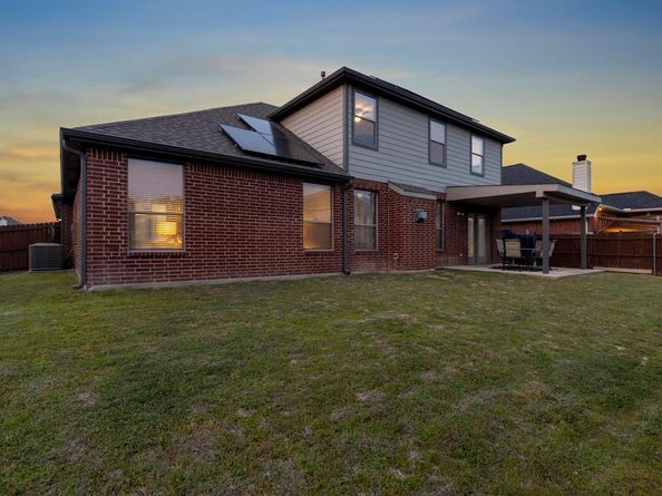 1114  Wynnewood Drive , Glenn Heights Texas 75154