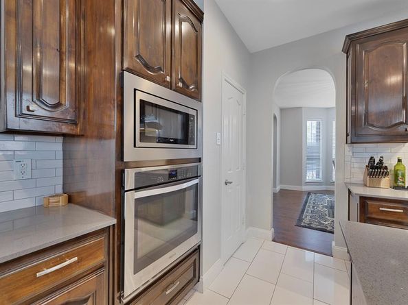1114  Wynnewood Drive , Glenn Heights Texas 75154
