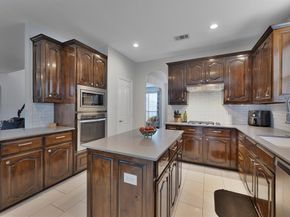1114  Wynnewood Drive , Glenn Heights Texas 75154