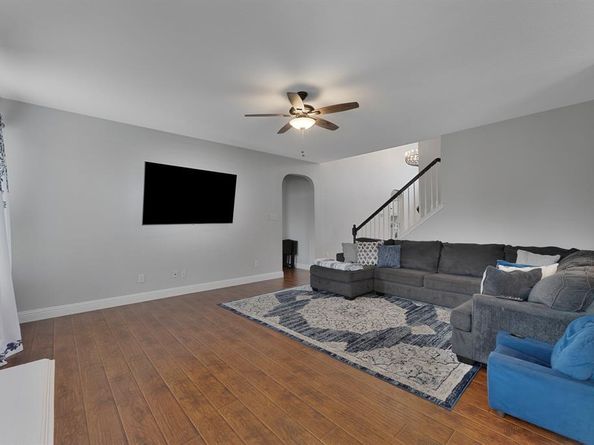 1114  Wynnewood Drive , Glenn Heights Texas 75154
