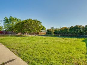 1721  Dell Oak Drive , Garland Texas 75040