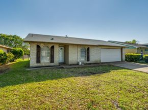 1721  Dell Oak Drive , Garland Texas 75040