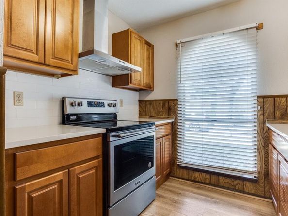 1721  Dell Oak Drive , Garland Texas 75040