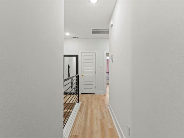 5303  Colonial Avenue , Dallas Texas 75215