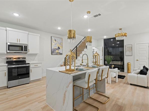 5303  Colonial Avenue , Dallas Texas 75215