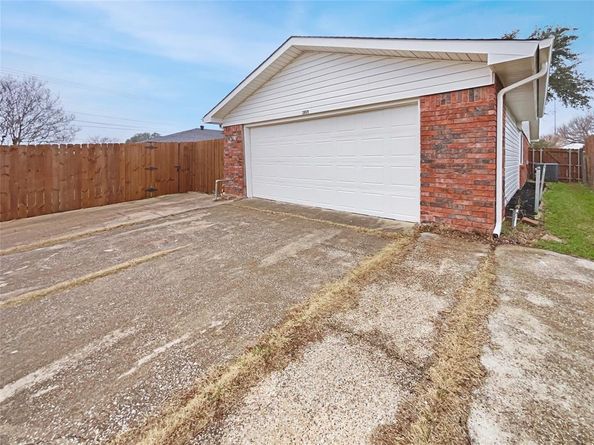 3806  Star Trek Lane , Garland Texas 75044