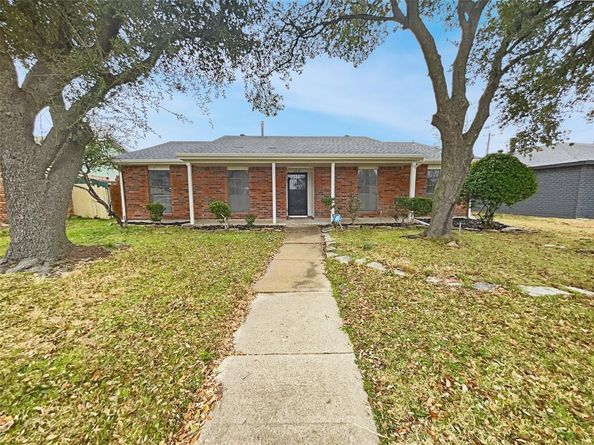 3806  Star Trek Lane , Garland Texas 75044