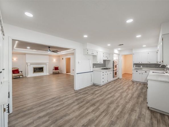 1718  Timbers Drive , Irving Texas 75061