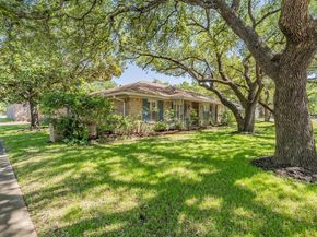 1718  Timbers Drive , Irving Texas 75061