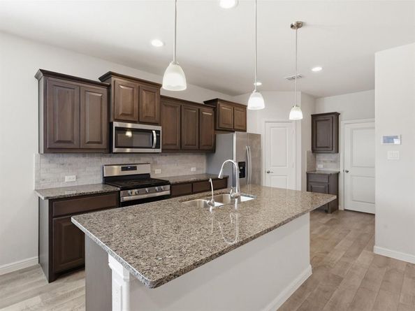 448  Regatta Lane , Azle Texas 76020