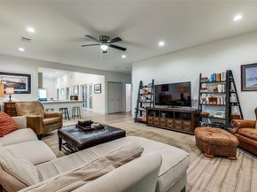 711  Hollywood Avenue , Dallas Texas 75208