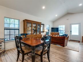 711  Hollywood Avenue , Dallas Texas 75208