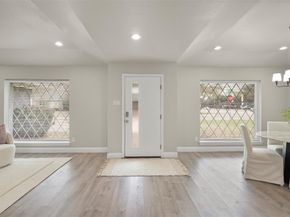 6350  Glennox Lane , Dallas Texas 75214