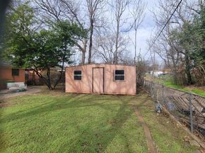 1251 E Pentagon Parkway , Dallas Texas 75216