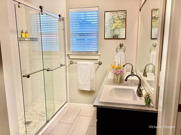 5644 E Side Avenue , Dallas Texas 75214