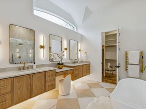 1209  Queen Peggy Lane , Lewisville Texas 75056