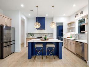 805 S Glasgow  , Dallas Texas 75223