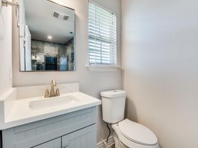 806  Knott Place , Dallas Texas 75208