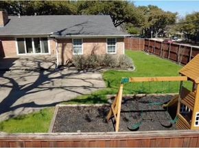 806  Knott Place , Dallas Texas 75208