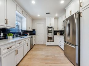 806  Knott Place , Dallas Texas 75208