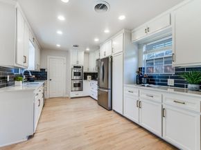 806  Knott Place , Dallas Texas 75208