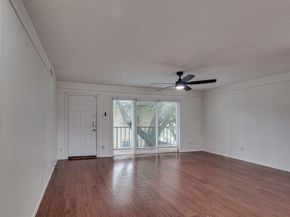 6620  Eastridge Drive  219, Dallas Texas 75231