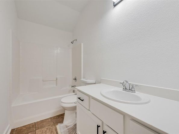2718  Mossglen Drive , Dallas Texas 75227