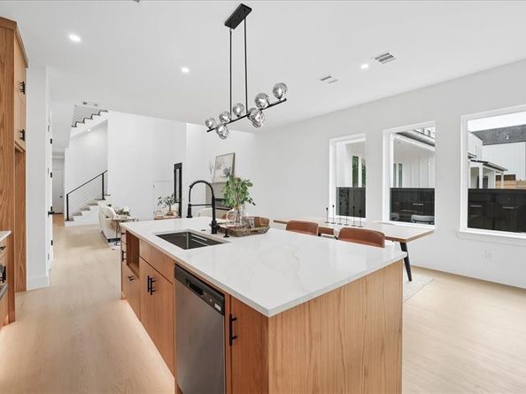 1825 & 1827  Pollard Street , Dallas Texas 75208