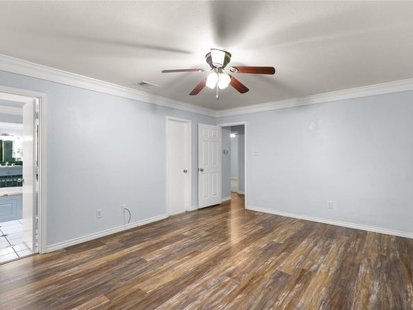 1109  Pine Ridge Drive , Azle Texas 76020
