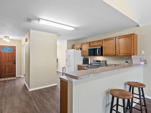 5589  Hunters Bend Lane , Dallas Texas 75249