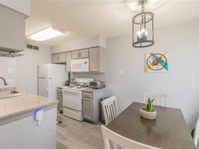 5750  Phoenix Drive  22, Dallas Texas 75231