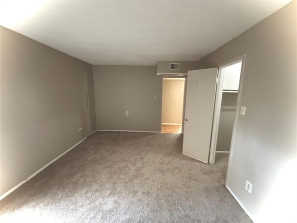 8560  Park Lane  127 Unit 29, Dallas Texas 75231