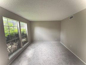 8560  Park Lane  127 Unit 29, Dallas Texas 75231