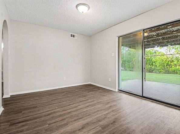 1601  Meridian Way , Garland Texas 75040