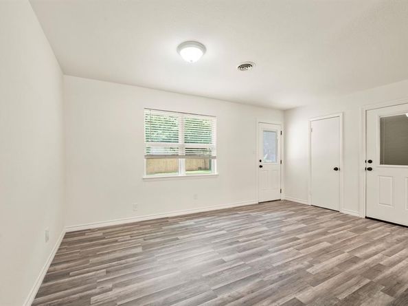 609  Crane Drive , Euless Texas 76039