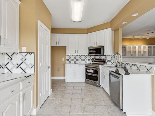 9434  Abbey Road , Irving Texas 75063