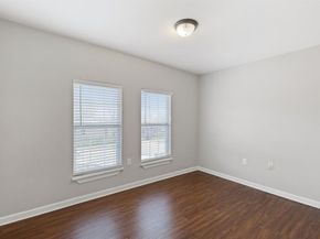 413 E 10th Street , Dallas Texas 75203