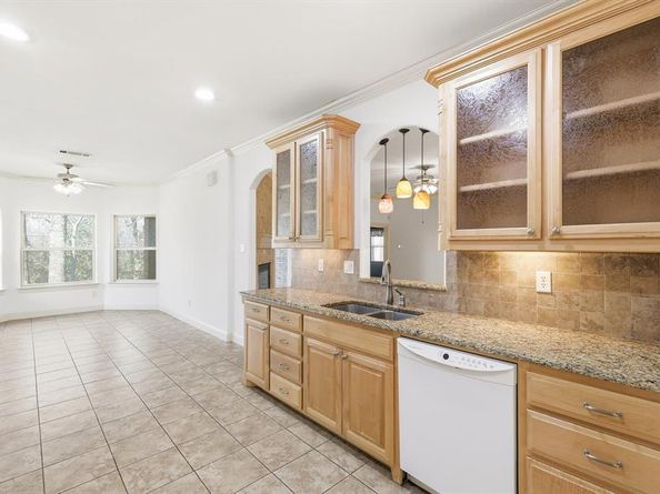 204  Trailwood Drive , Euless Texas 76039