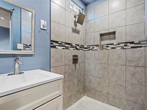 2522 W Clarendon Drive , Dallas Texas 75211