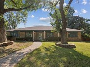 1702  Paisley Drive , Arlington Texas 76015