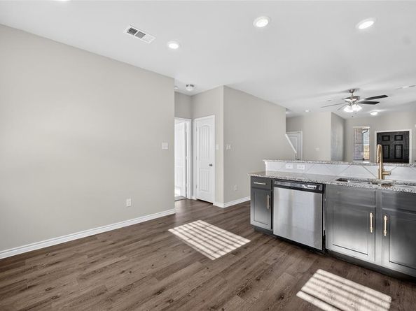 1405  Wentwood Drive , DeSoto Texas 75115