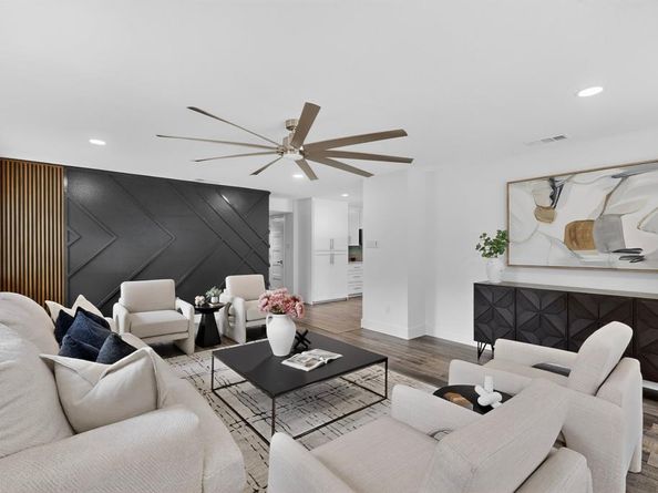 150 S Woodland Trail , Double Oak Texas 75077