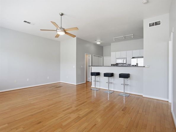 3015  Bryan Street  2F, Dallas Texas 75204