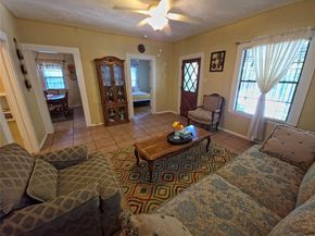 903  Cameron Avenue , Dallas Texas 75223