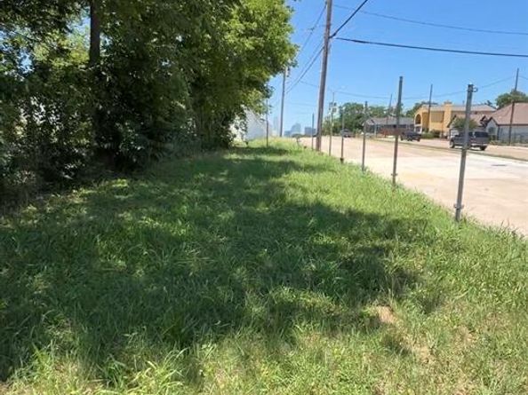 1535  Padgitt Avenue , Dallas Texas 75203